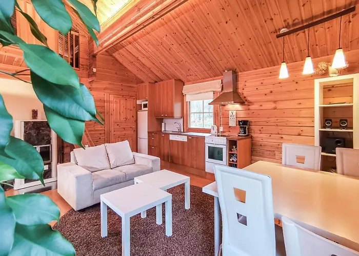 Peaceful Log In The Country 度假居 *